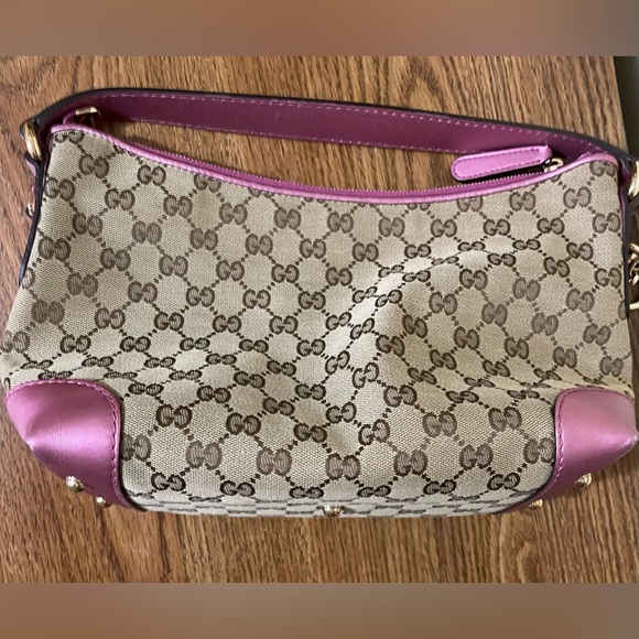 Gucci GG Canvas Heartbit Small Hobo Bag - Picture 9 of 16